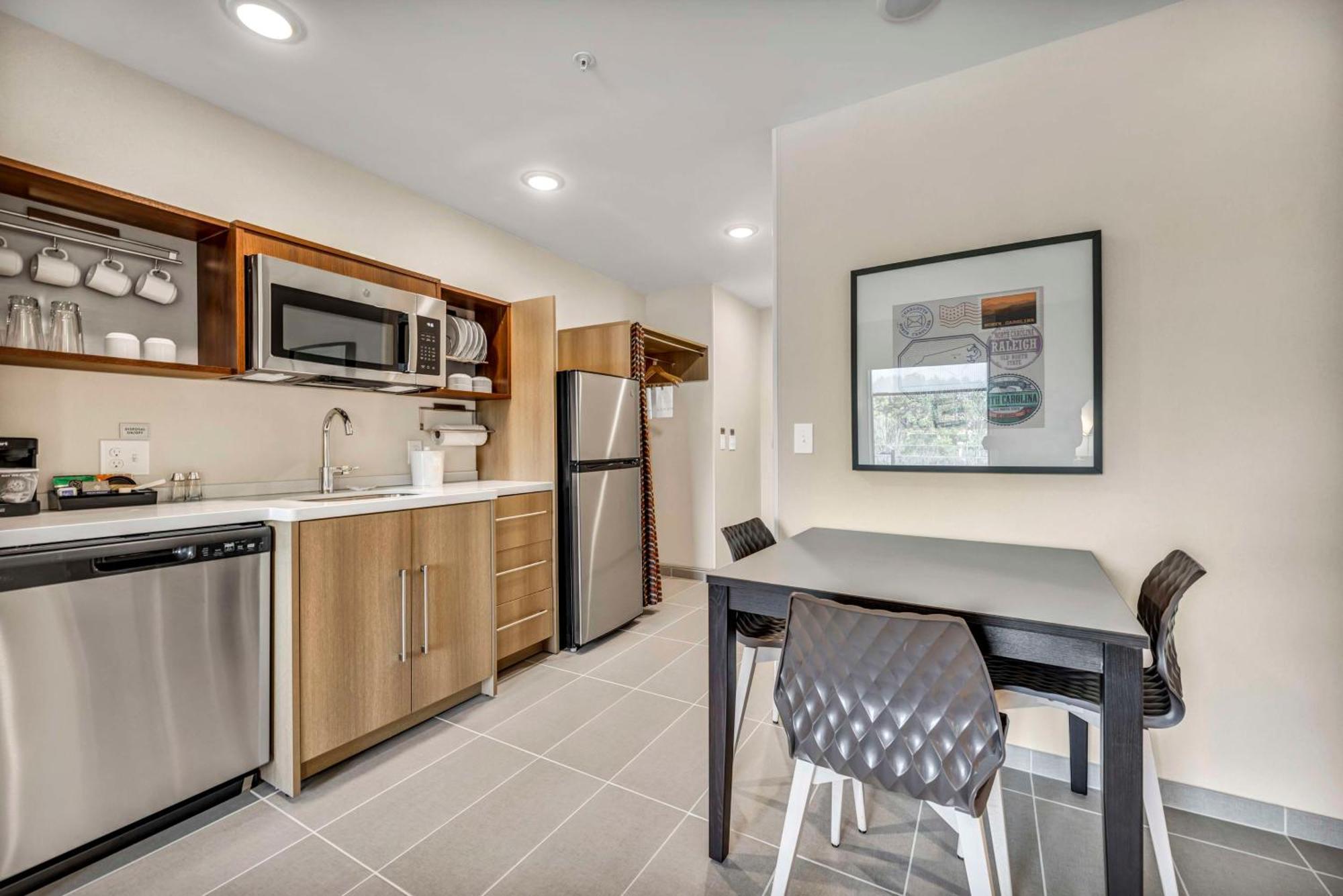 Home2 Suites By Hilton Raleigh West Lenovo Center מראה חיצוני תמונה