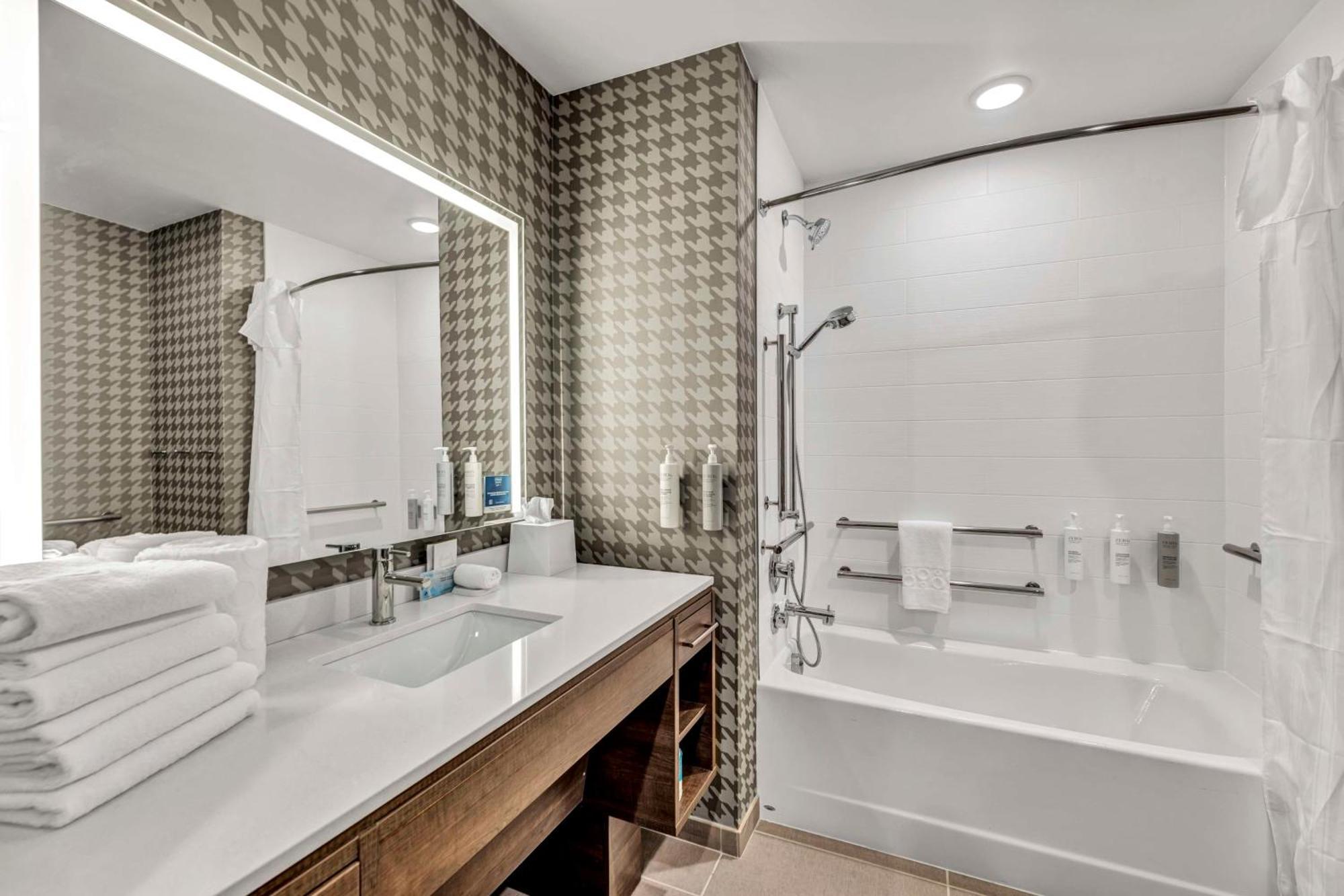 Home2 Suites By Hilton Raleigh West Lenovo Center מראה חיצוני תמונה
